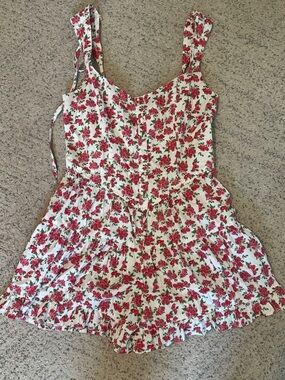 Wild Fable floral romper size M